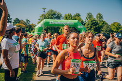 Läuferinnen beim #ZeroHungerRun in Bonn 2022