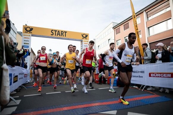 Start des 21. Marathons in Bonn