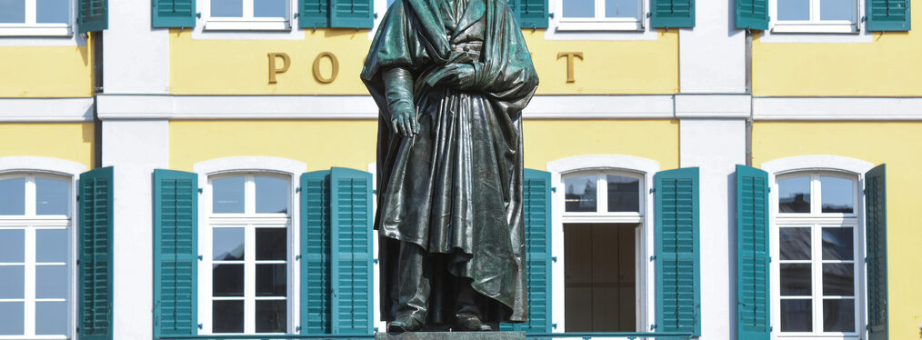 Die restaurierte Beethoven-Statue ist zurück auf dem Münsterplatz