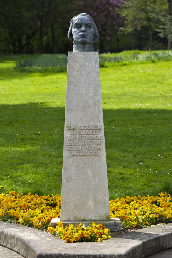 Eine Stele mit der Büste Ludwig van Beethovens