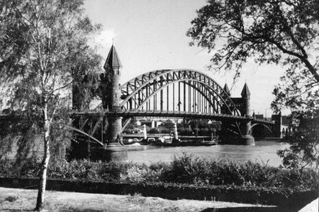 Historische Aufnahme der Rheinbrücke