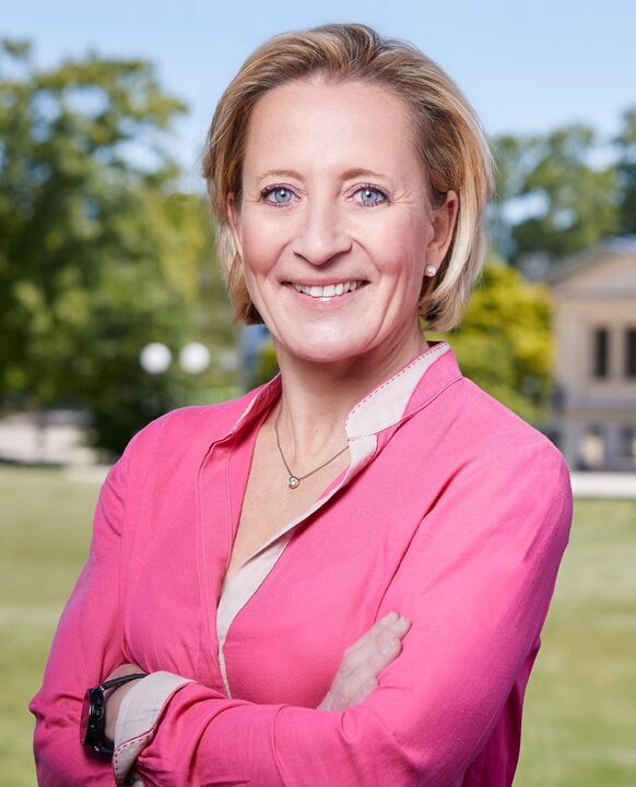 Porträt von Nicole Bonnie, stellvertretender Bezirksbürgermeisterin im Stadtbezirk Bonn