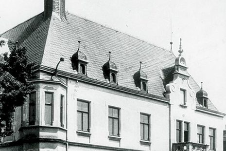 Historische Aufnahme des Rathauses Hardtberg