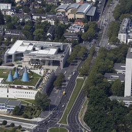 Luftaufnahme von Bundeskunsthalle, Kunstmuseum Bonn und Haus der Geschichte an der Bundesstraße 9