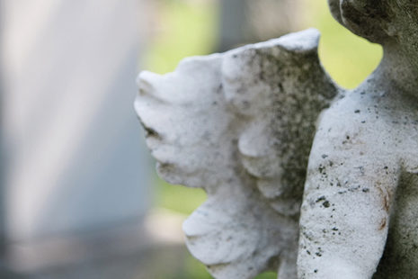 Engelstatue auf Friedhof