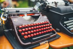 Alte mechanische Schreibmaschinen