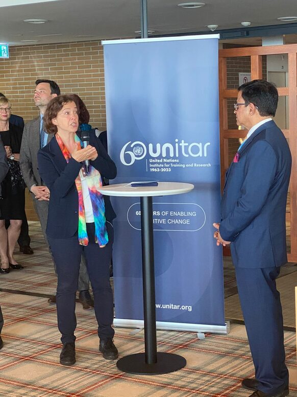 Deputy Mayor Dr. Ursula Sautter talks to Nikhil Seth, United Nations Assistant Secretary-General, Executive Director, UNITAR