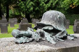 Kriegerdenkmal auf dem Burgfriedhof in Bad Godesberg