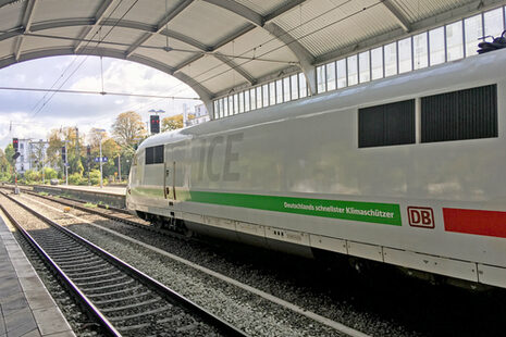 Seit 2018 fahren alle ICE der Deutschen Bahn mit Ökostrom