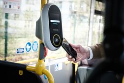 In den Bussen von SWB Bus und Bahn kann nun kontaktlos mit Karte oder Smartphone App bezahlt werden