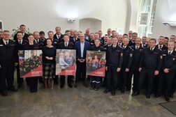 OB Dörner, Stadtdirektor Fuchs und viele Mitglieder der Freiwilligen und der Berufsfeuerwehr anlässlich der letzten Löscheinheitsführerdienstbesprechung im Alten Rathaus.