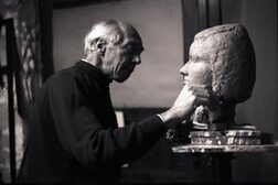 Camillo Fischer: Pitt Müller (1970) - Bildhauer modelliert eine Büste