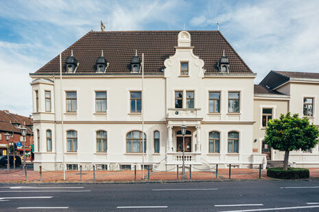 Das Rathaus Hardtberg.