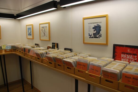 CDs in der Musikbibliothek im Schumannhaus in Endenich