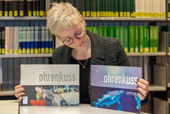 Ohrenkuss-Erstausgabe, November 1998 (links) und Jubiläumsausgabe, Oktober 2018