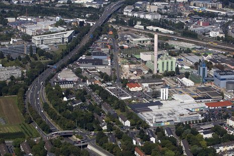 Luftaufnahme des Gewerbegebiets Bonner Weststadt mit „Tausendfüßler“