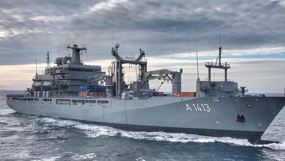 Der Einsatzgruppenversorger (EGV) „Bonn“ der deutschen Marine ist 2013 offiziell in Dienst gestellt worden. Die Stadt Bonn und der Freundeskreis übernehmen seitdem die Patenschaft über das Schiff.
