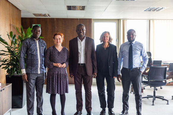 Oberbürgermeisterin Katja Dörner empfängt ihren Amtskollegen Ernest Arthur mit Delegation aus der ghanaischen Projektpartnerstadt