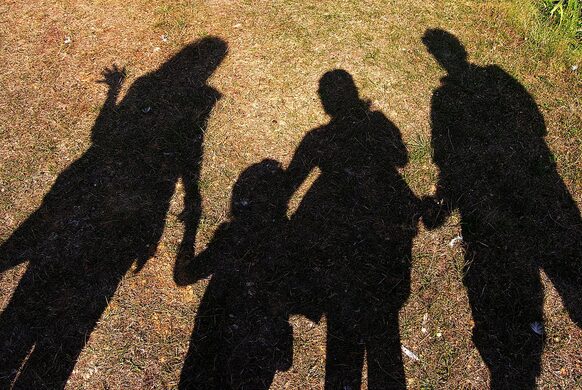 Symbolbild: Schattenbild Familie