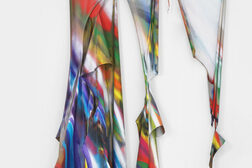 Farbenfrohe Skulptur von Katharina Grosse, ohne Titel